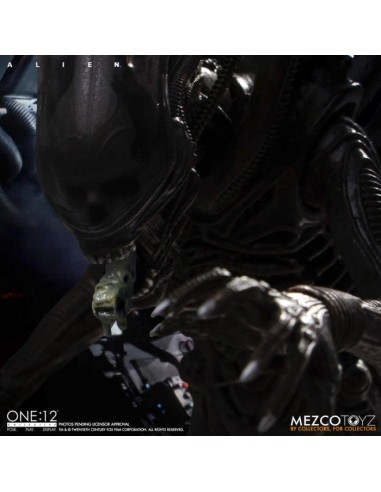 MEZCO ONE 12: COLLECTIVE ALIEN 1979...