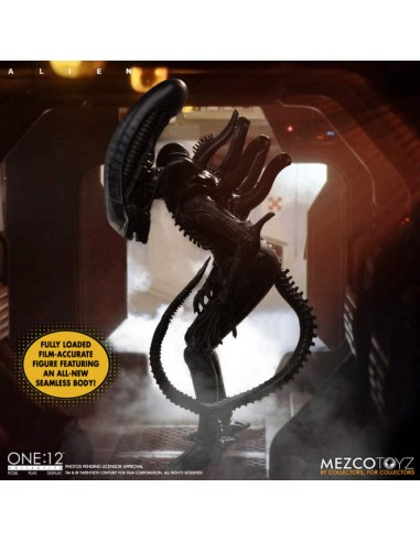 MEZCO ONE 12: COLLECTIVE ALIEN 1979...