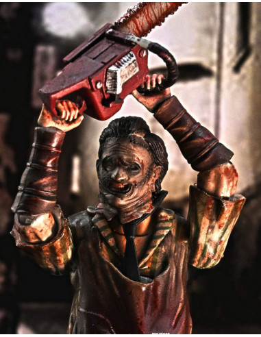 HIYA TOYS CHAINSAW MASSACRE...