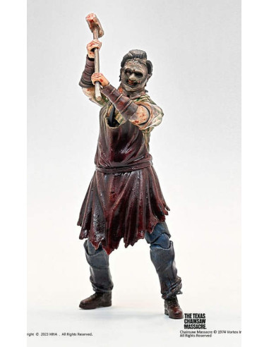 HIYA TOYS CHAINSAW MASSACRE...